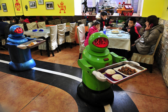 Bồi bàn, đầu bếp Trung Quốc thất nghiệp vì robot - Ảnh 15.
