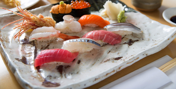 Câu chuyện tàn nhẫn và nghiêm ngặt của món sushi đắt nhất hành tinh - Ảnh 16.