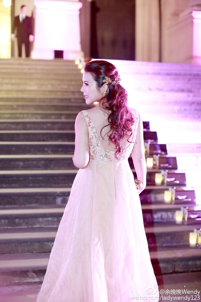 Cuộc sống xa hoa của c&ocirc; tiểu thư nh&agrave; gi&agrave;u Trung Quốc lu&ocirc;n mơ ước được l&agrave;m qu&yacute; tộc Anh - Ảnh 18.