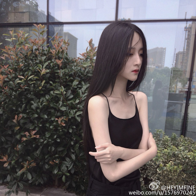 Nữ thần bán hàng online của Trung Quốc: Xinh đến mức con gái cũng mê! - Ảnh 2.