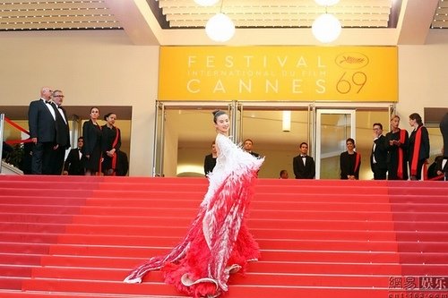 Loạt mỹ nhân TQ bị yêu cầu rời khỏi thảm đỏ Cannes - Ảnh 2.