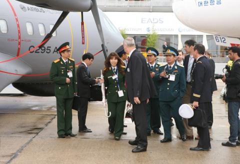  Tín hiệu Việt Nam mua máy bay cảnh báo sớm C-295 AEW&C  - Ảnh 2.