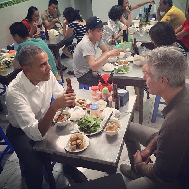 Đầu bếp ngồi ăn bún chả với Tổng thống Obama là cao thủ Jiujitsu - Ảnh 1.