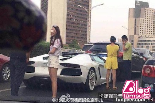 Không phải chiếc Lamborghini, chủ nhân của nó mới khiến cả con phố ùn tắc - Ảnh 2.