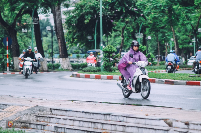 Ơn giời Hà Nội mưa và mát rồi! chính là tâm trạng của người dân Hà Nội hôm nay! - Ảnh 2.