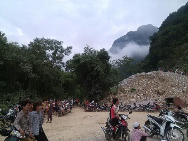 Sập mỏ đá ở Thanh Hóa, 2 người thương vong - Ảnh 1.
