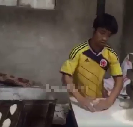 Thực hư clip thợ làm bánh mỳ nhanh thoăn thoắt ở Thái Nguyên - Ảnh 2.