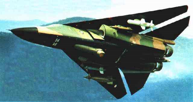 Tìm hiểu mãnh thú ném bom tầm thấp F-111 Aardvark của Không quân Mỹ - Ảnh 2.