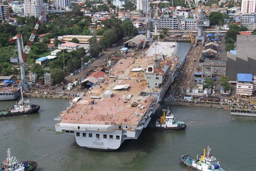 Ấn Độ xây khu xưởng đặc biệt để đóng tàu sân bay - Ảnh 1.