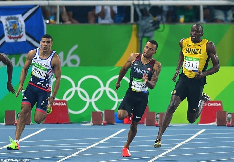 Cộng đồng mạng phát sốt với cảnh tình tứ giữa Usain Bolt và Andre De Grasse - Ảnh 2.