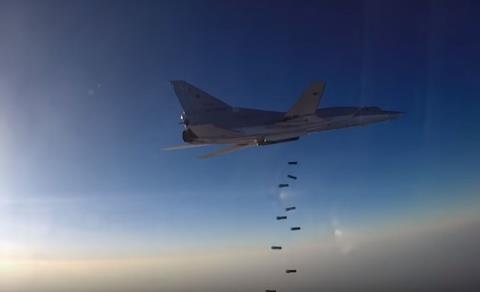  Phương Tây chê bai không quân Nga ở Syria  - Ảnh 2.