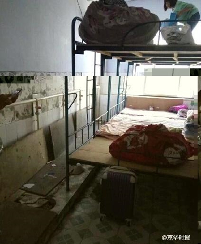 Trường học gây sốc khi cải tạo nhà vệ sinh thành phòng ngủ tồi tàn, tạm bợ cho học sinh - Ảnh 2.
