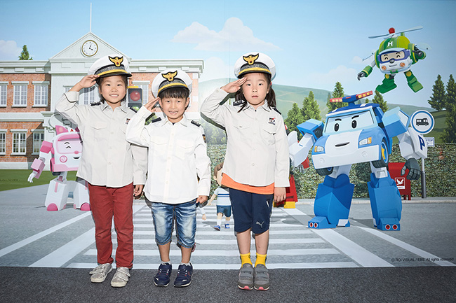 Với bộ kỹ năng này, trẻ em Hàn Quốc có thể khiến cả thế giới bất ngờ khi có tai nạn xảy ra - Ảnh 2.