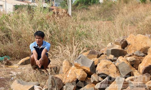 Bắt nghi phạm khai giết người dìm xác xuống lòng hồ vì tin lời thầy tướng số - Ảnh 1.