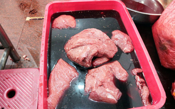 Thịt bò giả tràn lan trên thị trường: Mối nguy hiểm đang rình rập gia đình bạn hàng ngày - Ảnh 2.
