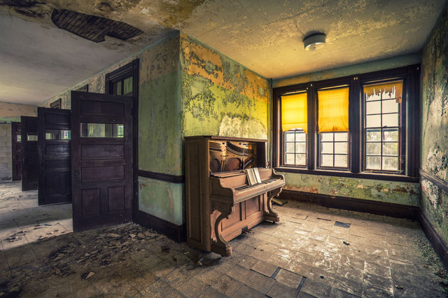 20 bức ảnh cho thấy những bệnh viện tâm thần bỏ hoang tại Mỹ là một trong các nơi rùng rợn nhất thế giới - Ảnh 3.