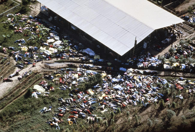 Vụ thảm sát kinh hoàng tại Jonestown: Gần 1.000 người uống thuốc độc, tự sát tập thể - Ảnh 3.