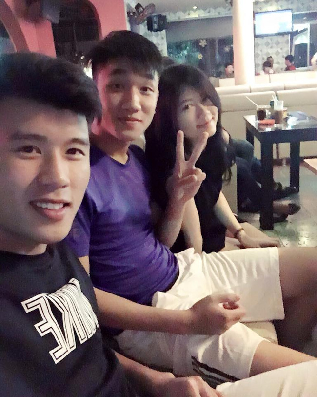 Cô bạn gái xinh như hot girl của đội trưởng U19 Việt Nam - Ảnh 3.