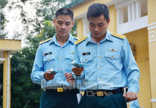 Công phu với những chuyến bay tiêm kích đa năng Su-30MK2 - Ảnh 3.