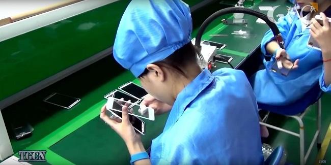 Cận cảnh quá trình sản xuất điện thoại công nghiệp của Trung Quốc - Ảnh 3.