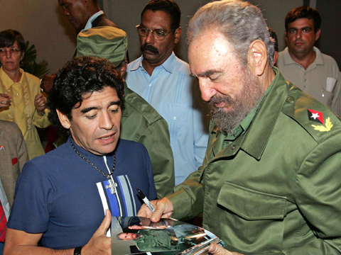 Xúc động với tâm thư của Diego Maradona gửi lãnh tụ Fidel Castro - Ảnh 2.