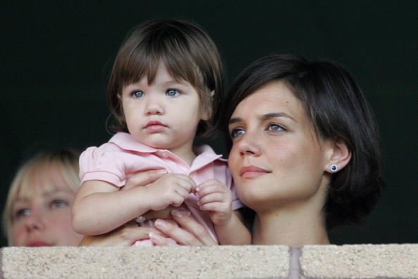 Suri Cruise - Thiên thần nhí một thời ngày càng luộm thuộm và mất vẻ đáng yêu - Ảnh 3.