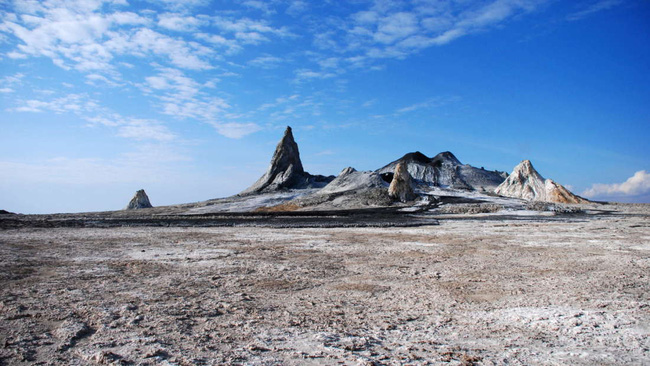 Ngã vào dung nham vẫn có thể sống sót - Điều xảy ra duy nhất tại ngọn núi lửa lạnh nhất thế giới này - Ảnh 3.