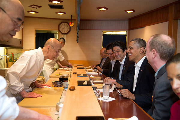Tổng thống Mỹ ăn nghỉ thế nào mỗi khi công du? - Ảnh 2.
