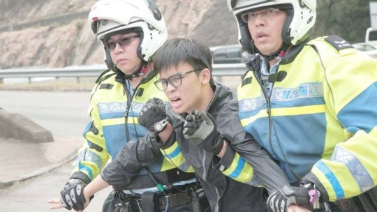 Hồng Kông bắt 5 sinh viên chặn xe lãnh đạo Trung Quốc - Ảnh 2.