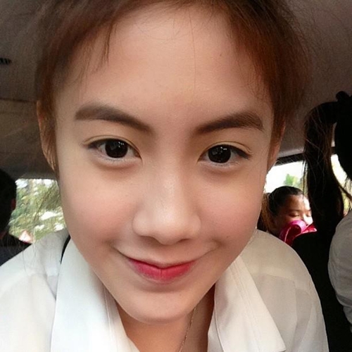 Vừa giàu, vừa xinh, vừa giỏi: Đây chính là hot girl số 1 của Lào, và cô ấy là người gốc Việt! - Ảnh 3.
