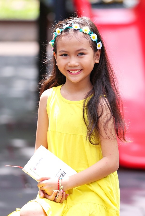 Đây là cô bé 10 tuổi có MV ca nhạc vượt mặt Sơn Tùng M-TP - Ảnh 3.