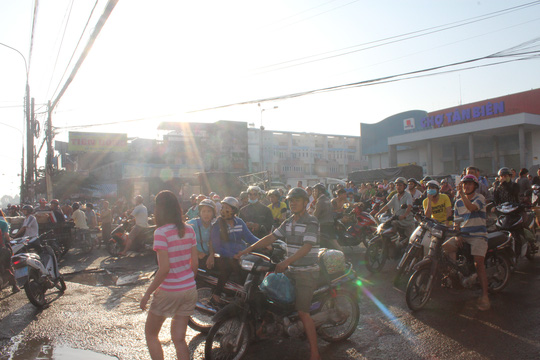 TP Biên Hòa: Cháy lớn trong chợ Sặt, 1 người tử vong - Ảnh 2.
