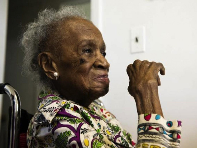 Bí quyết sống lâu của cụ bà 103 tuổi này là một vại bia lạnh mỗi ngày - Ảnh 2.