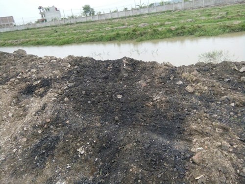 Lộ diện vụ chôn chất thải ở Nam Định - Ảnh 2.