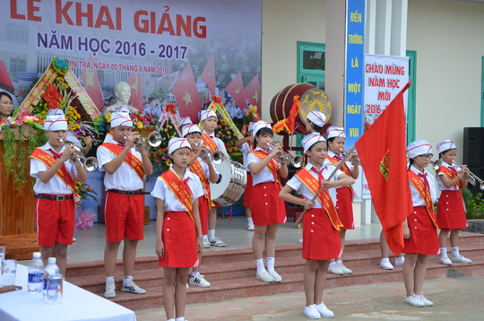 Lễ khai giảng ở ngôi trường mang tên Hoàng Sa - Ảnh 2.