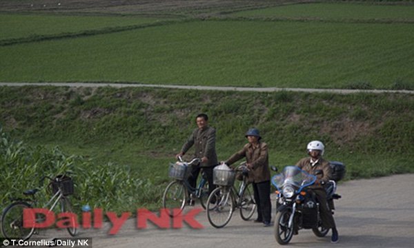 Triều Tiên: Quan chức đi Audi, dân đi xe đạp cũ - Ảnh 3.