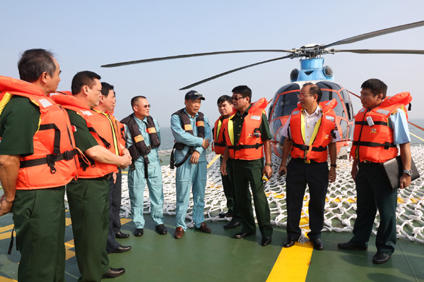 Nghiệm thu cấp Bộ Quốc phòng sàn đỗ máy bay trực thăng trên tàu CSB 8004 - Ảnh 3.