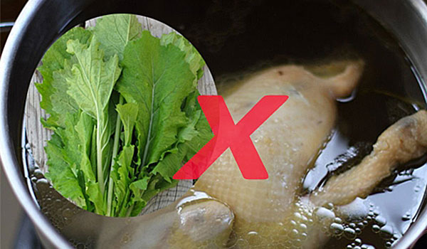 Sai lầm gây hại sức khỏe từ thói quen dùng nước luộc gà để nấu canh cải - Ảnh 3.