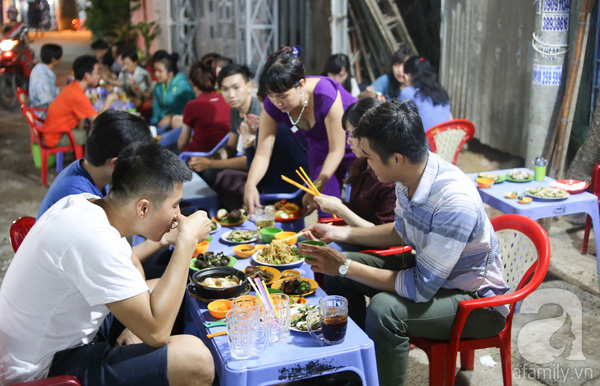 Quán ốc không có menu, đồng giá 20k miễn phí đủ thứ ở Sài Gòn - Ảnh 4.