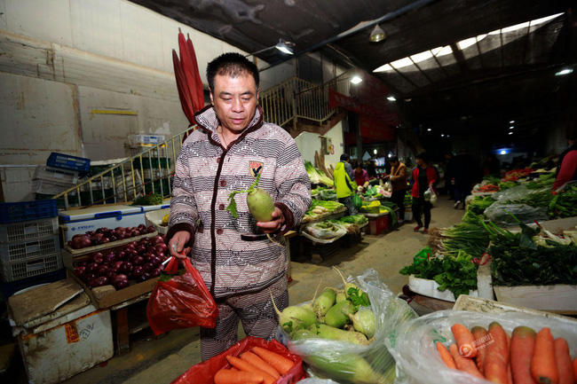 Nếu ngôn tình là có thật, thì ông chủ bỗng chốc trở thành người nghèo này chính là một soái ca rồi! - Ảnh 4.