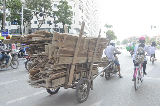 “Máy chém di động” lại tung hoành trên đường phố - Ảnh 4.