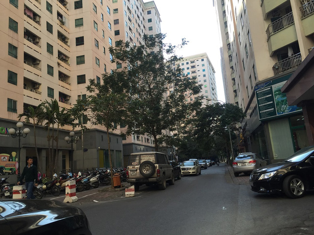 1km cõng 40 tòa nhà cao tầng: Dân nhà giàu rủ nhau bỏ khu chung cư cũ Trung Hòa Nhân Chính - Ảnh 4.
