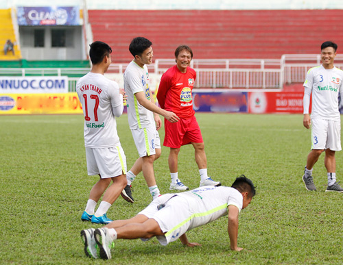 Công Phượng, Xuân Trường “tung chiêu” ở sân Thống Nhất - Ảnh 4.