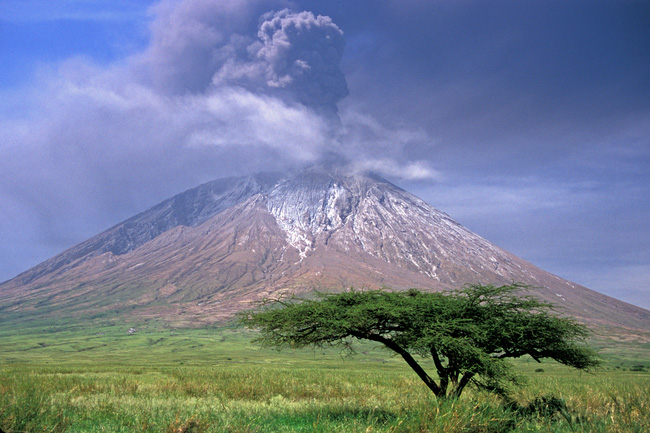 Ngã vào dung nham vẫn có thể sống sót - Điều xảy ra duy nhất tại ngọn núi lửa lạnh nhất thế giới này - Ảnh 4.