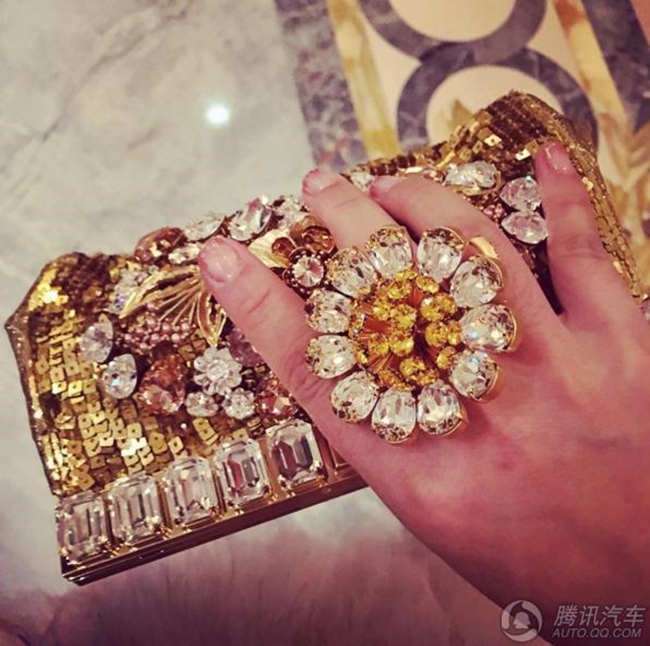 Cuộc sống xa hoa của c&ocirc; tiểu thư nh&agrave; gi&agrave;u Trung Quốc lu&ocirc;n mơ ước được l&agrave;m qu&yacute; tộc Anh - Ảnh 33.