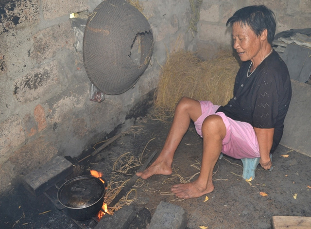 Đôi chân kỳ lạ của người đàn bà không biết ai đặt tên cho mình - Ảnh 3.