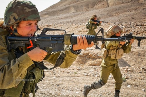 [ẢNH] Bóng hồng sa mạc trong Quân đội Israel - Ảnh 3.