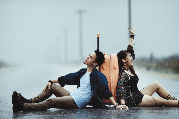 Cặp đôi Hà thành lặn lội 200 cây số, vượt biển để chụp ảnh cưới dưới trời mưa bão - Ảnh 4.