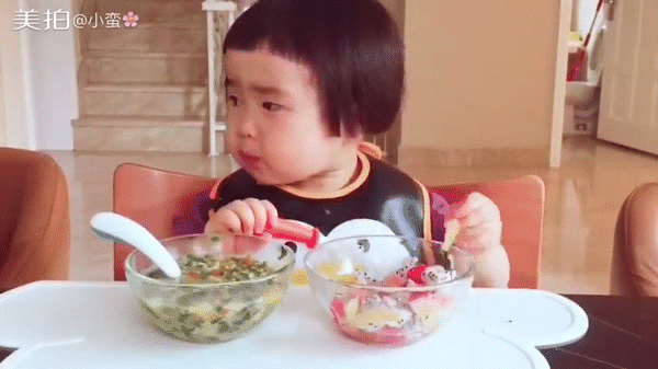 Em bé thánh ăn trở thành siêu sao trên mạng xã hội Trung Quốc - Ảnh 4.