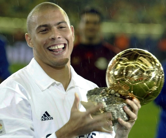 Ronaldo béo trở lại Real Madrid đảm nhận hai chức vụ - Ảnh 4.